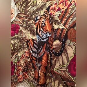 Vince Camuto 100% silk square scarf 35” Tiger jungle print